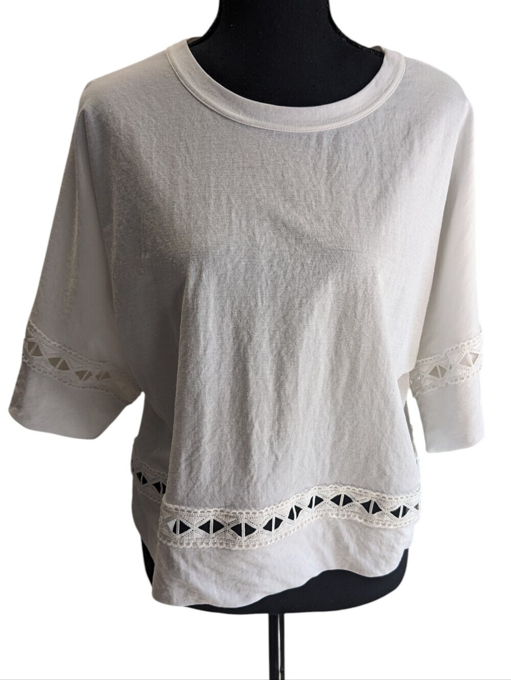 Club Monaco White Crochet-Trim Boxy Short Sleeve Tee Size M Festival Party